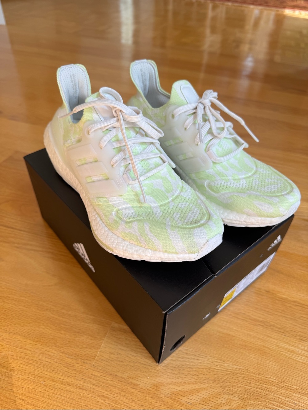 adidas Ultraboost 22